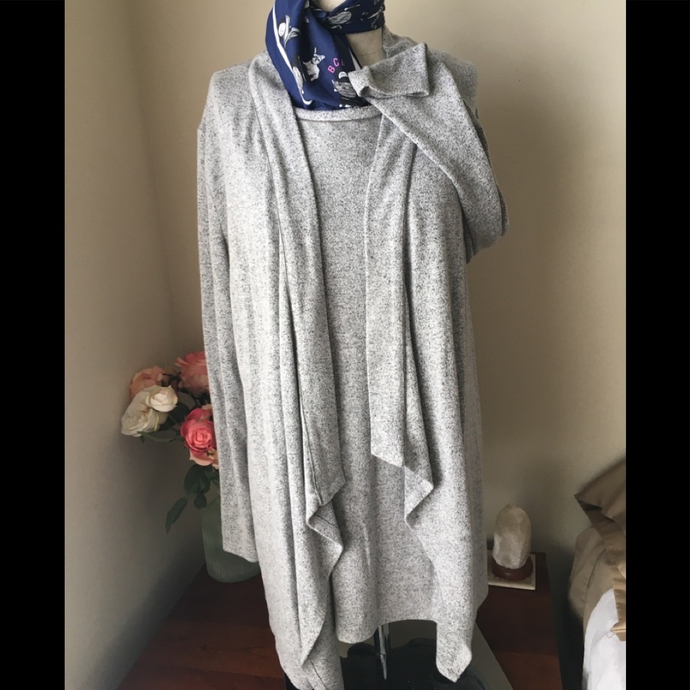 Two for one! WHBM soft tunic & cardigan set